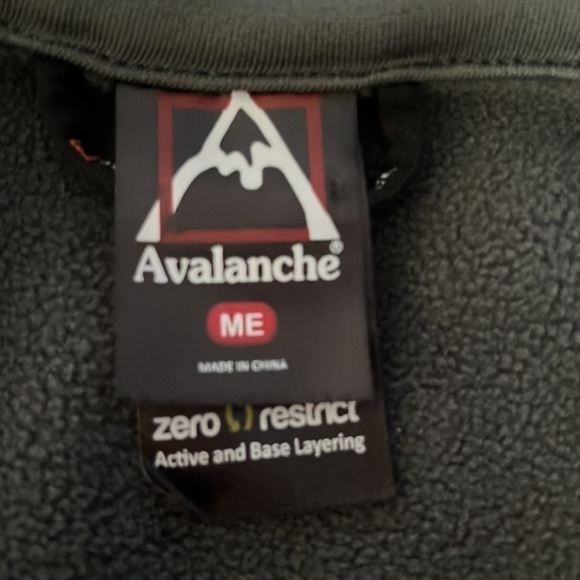 Avalanche Pull Over - Picture 3 of 4